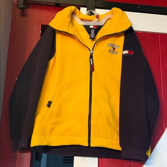 Vintage Tommy Hilfiger Jeans Yellow Fleece Sweatshirt- Fits like a Medium - Picture 5 of 6